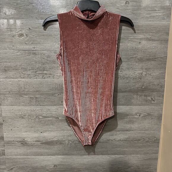 BKE Tops - BKE Boutique Bodysuit, Women's Size Medium, Pink Ribbed Velvet Feel